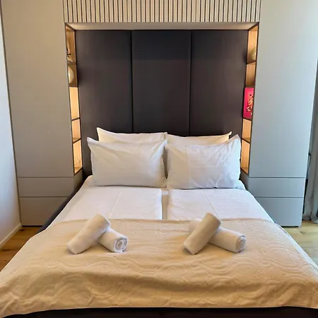 Penthouse - Garden *